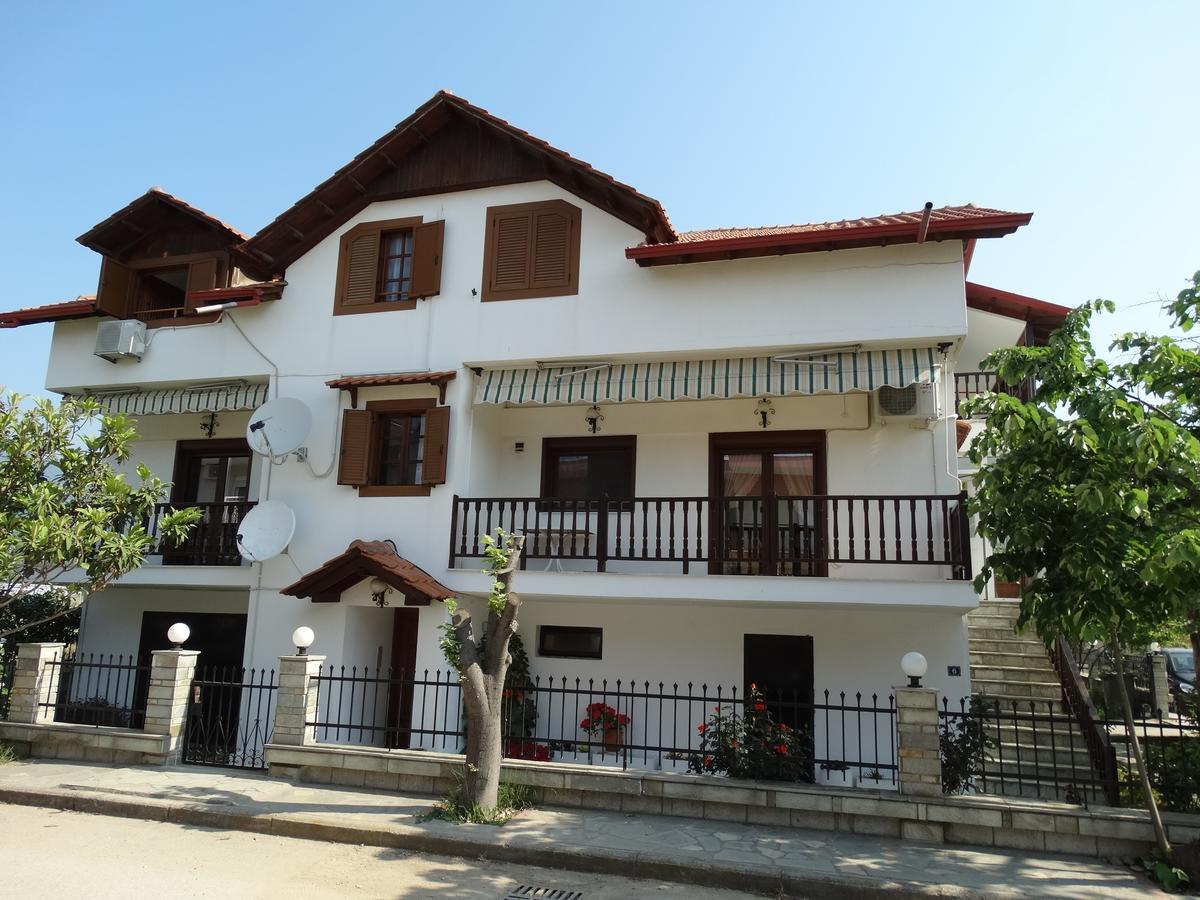 Christakos Apartments Vrasná Exterior foto