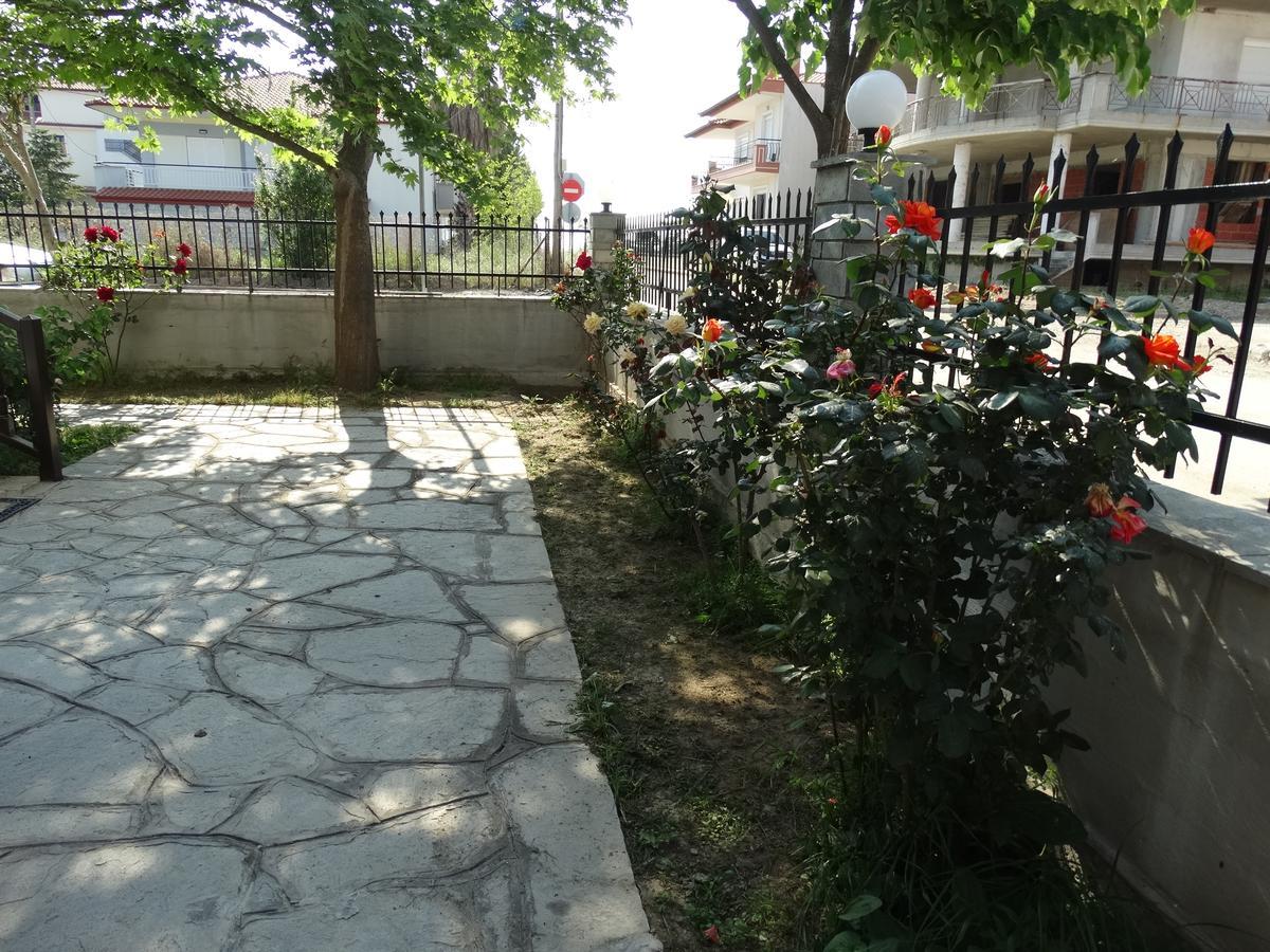 Christakos Apartments Vrasná Exterior foto
